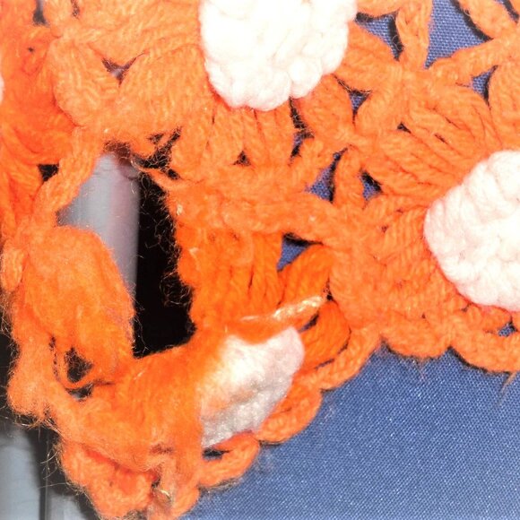 BLNK -  84" x 60" HAND KNITTED BLANKET Vintage Wool Blanket Flowers Bedspread - Picture 9 of 9